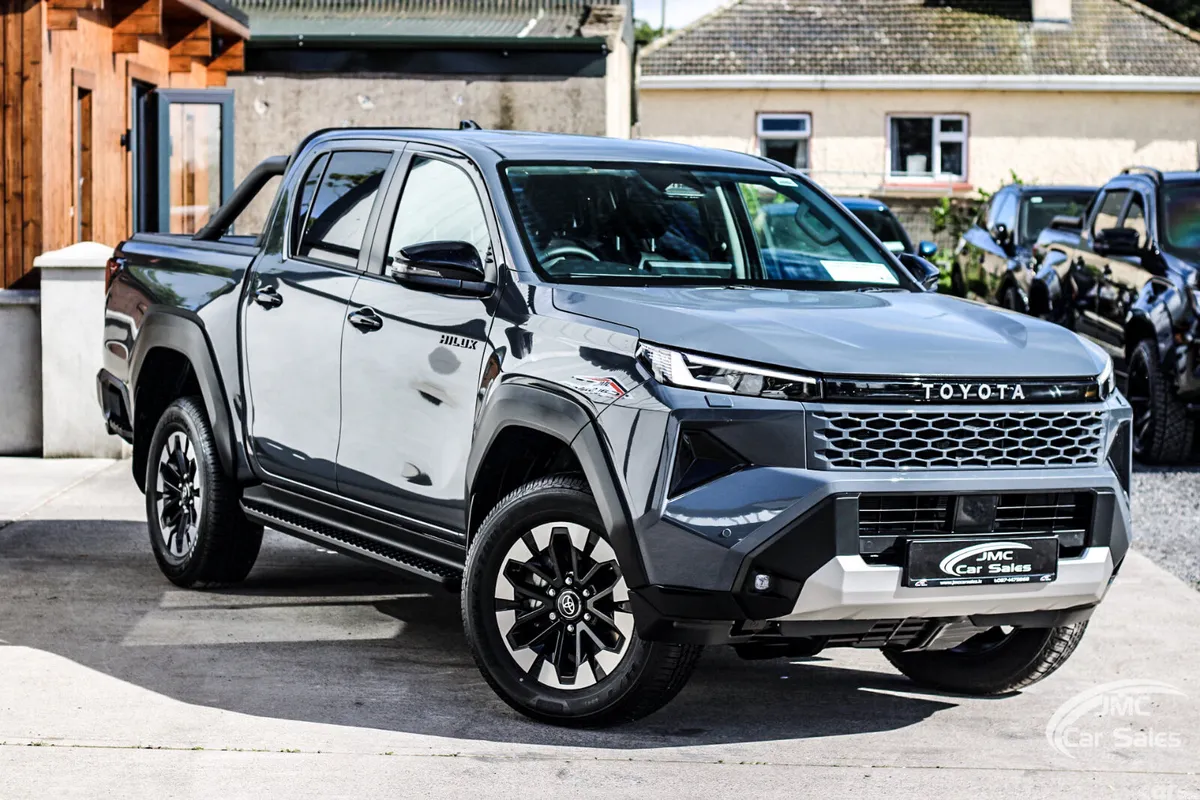 Toyota Hilux Pick Up, Diesel, 2026, Grey