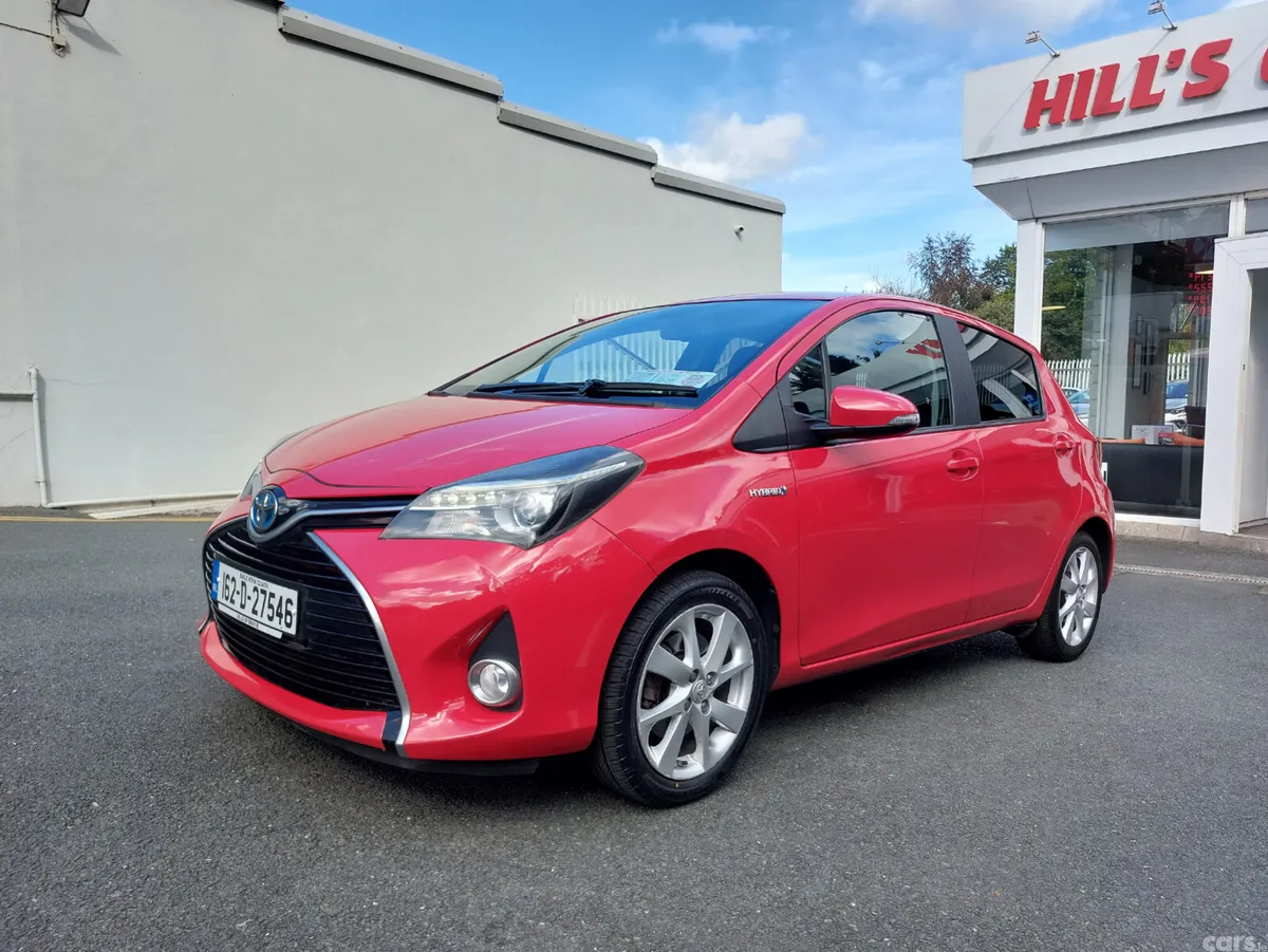 Toyota Yaris Hatchback, Petrol Hybrid, 2016, Red