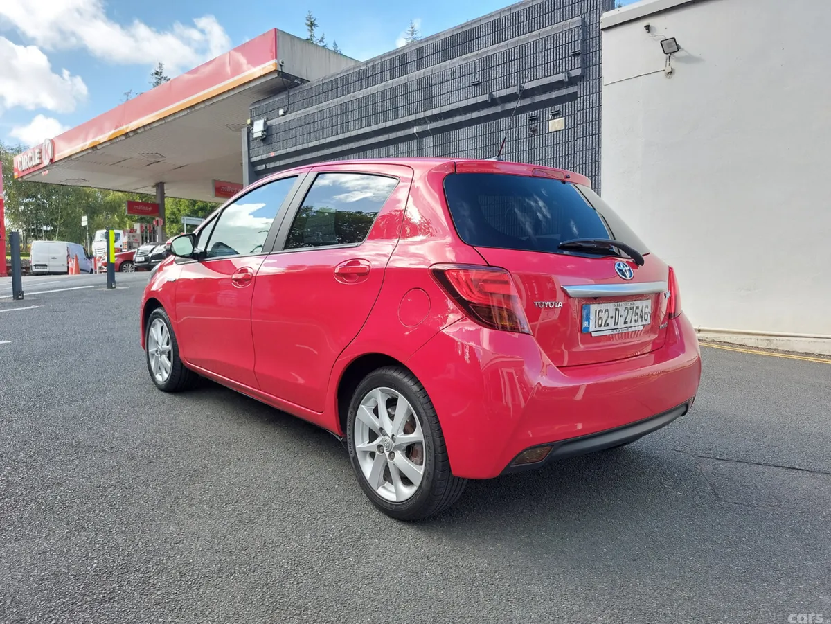 Toyota Yaris Hatchback, Petrol Hybrid, 2016, Red