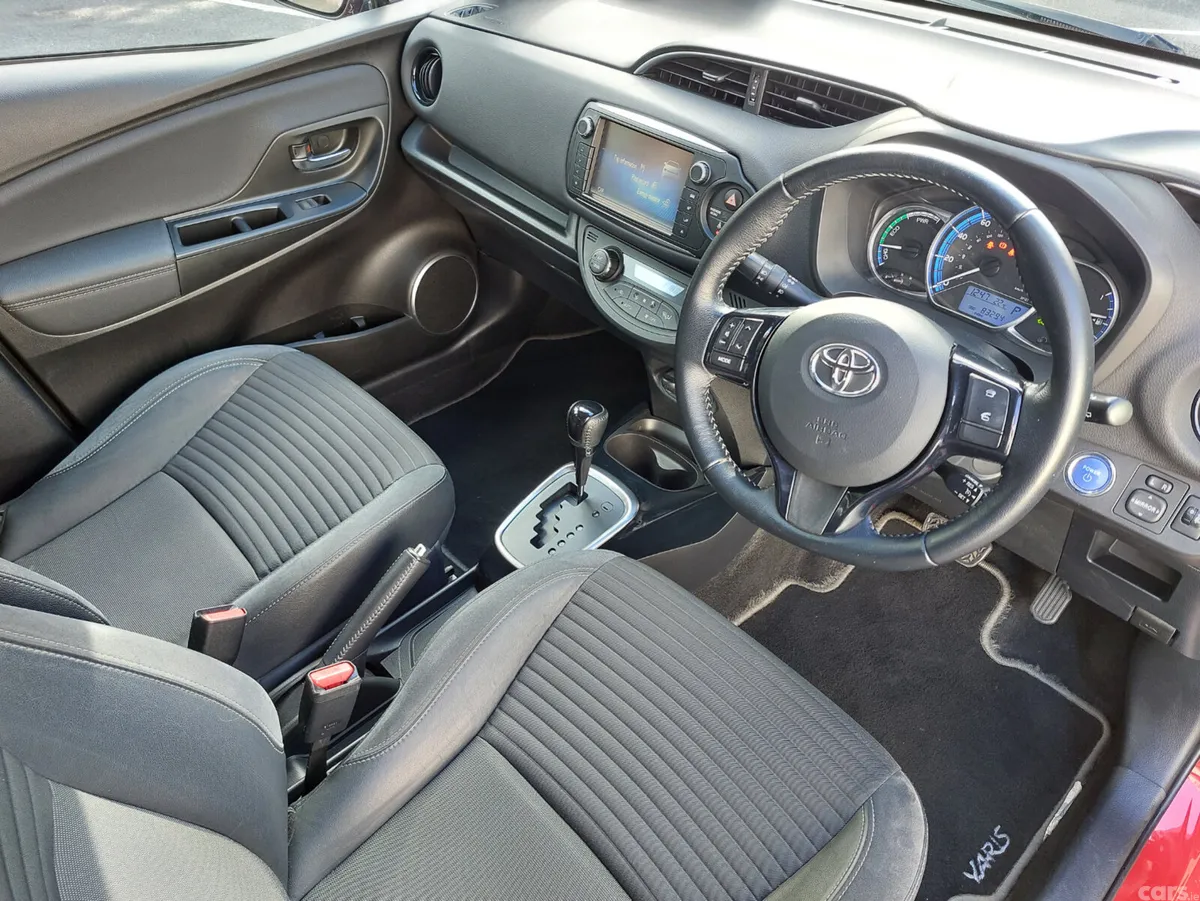 Toyota Yaris Hatchback, Petrol Hybrid, 2016, Red