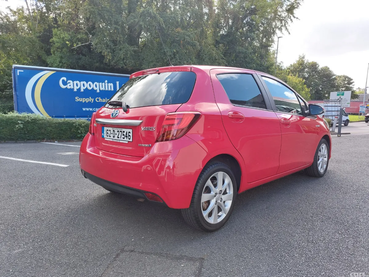 Toyota Yaris Hatchback, Petrol Hybrid, 2016, Red
