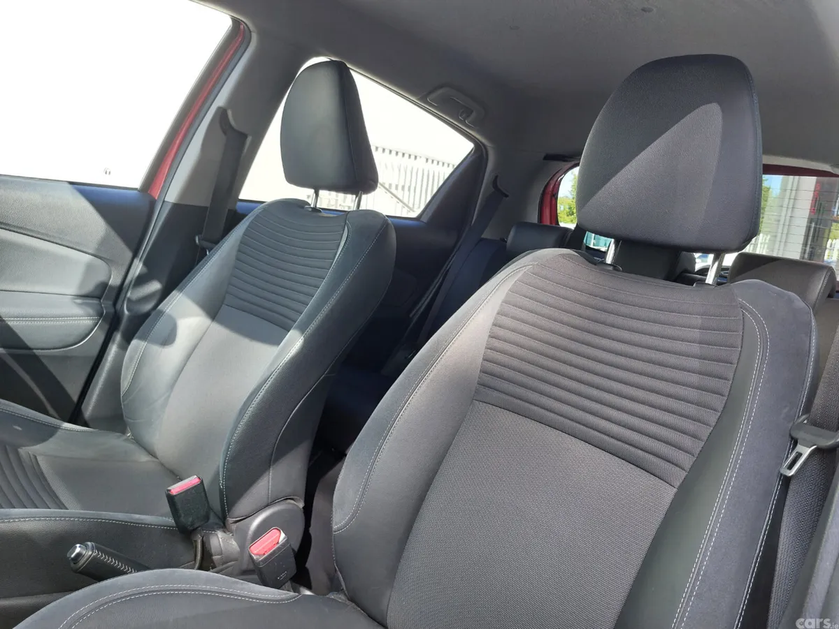 Toyota Yaris Hatchback, Petrol Hybrid, 2016, Red
