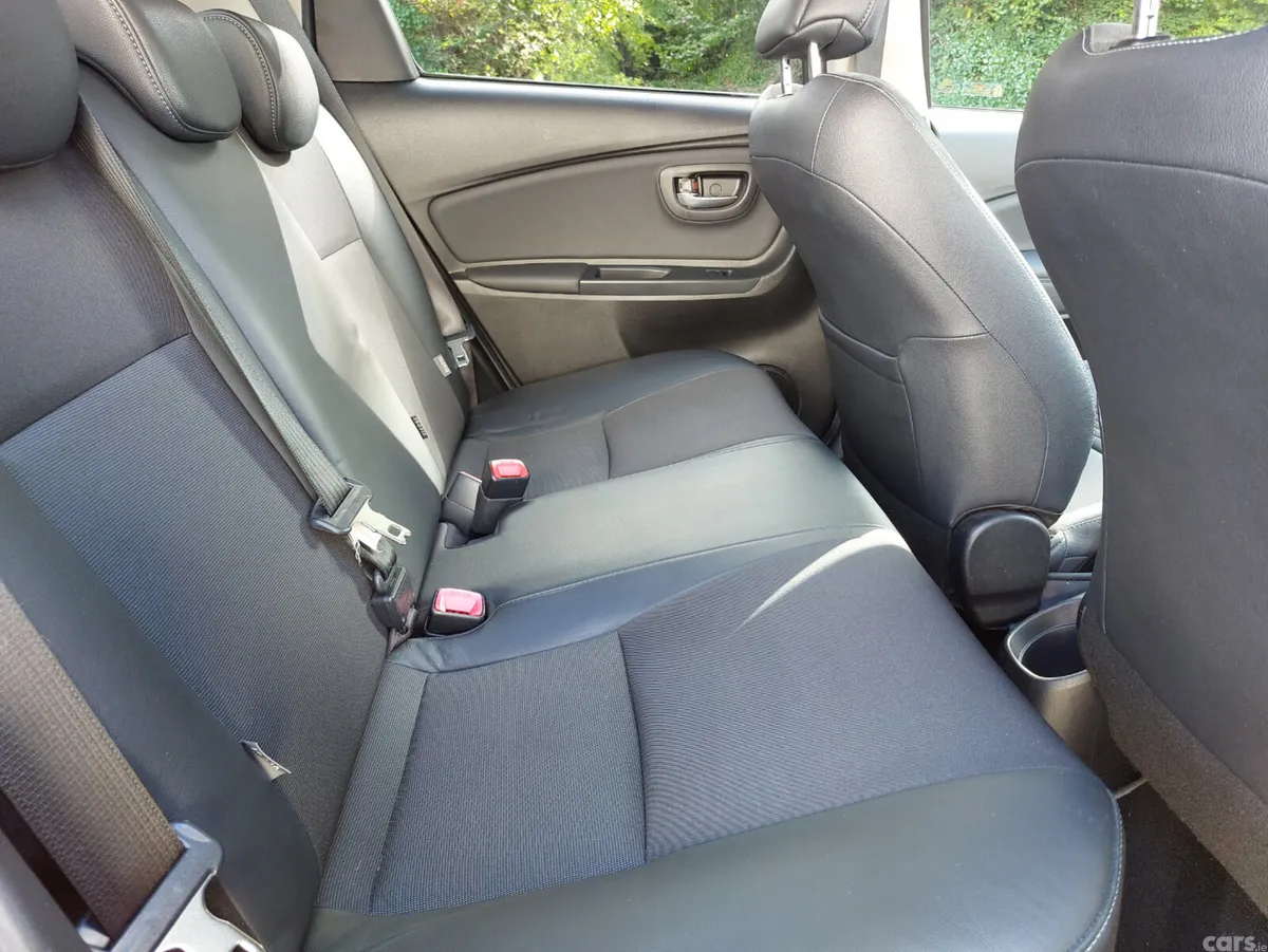 Toyota Yaris Hatchback, Petrol Hybrid, 2016, Red
