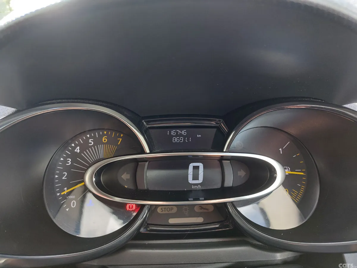Renault Clio Hatchback, Petrol, 2016, Red