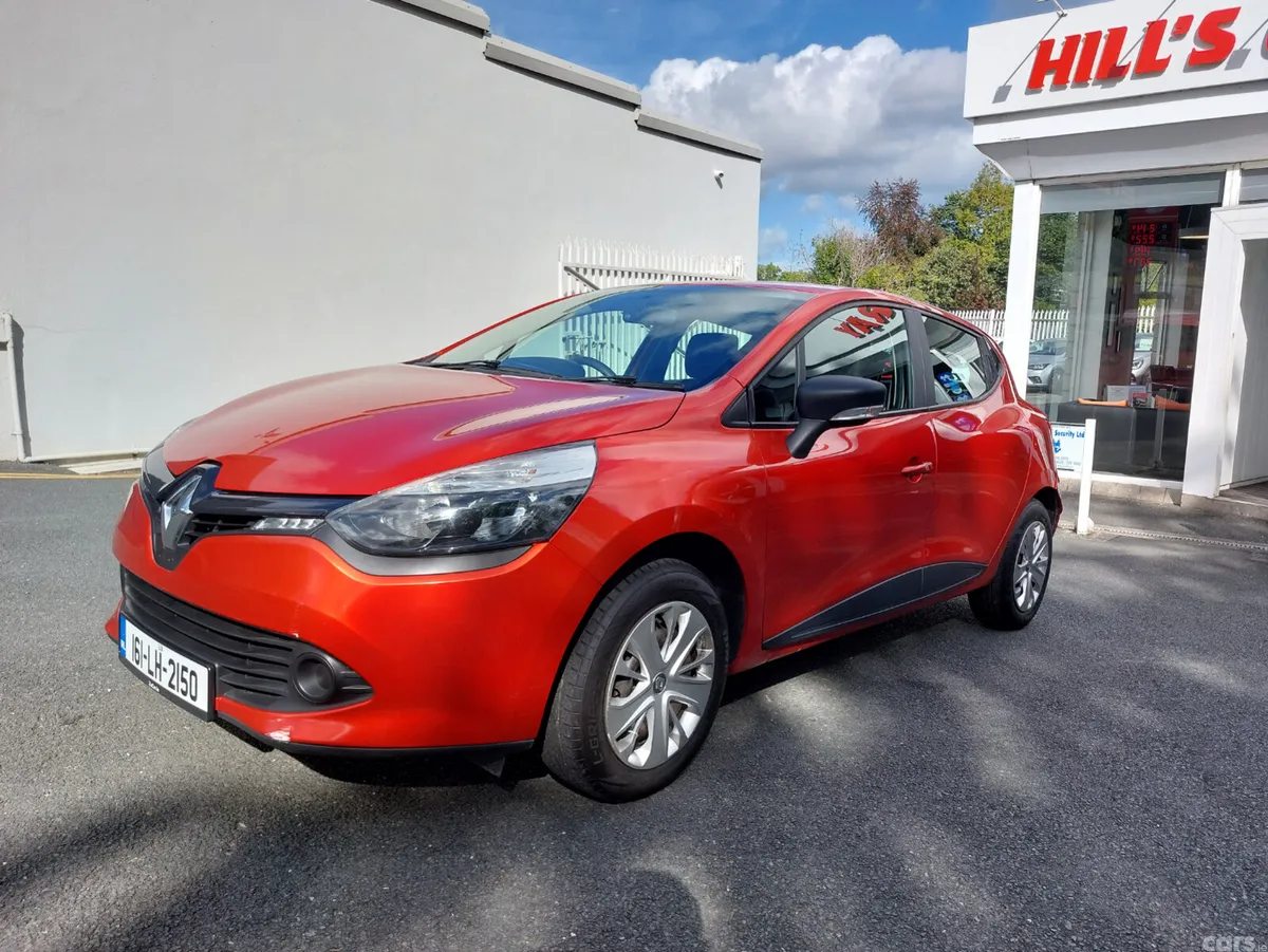 Renault Clio Hatchback, Petrol, 2016, Red