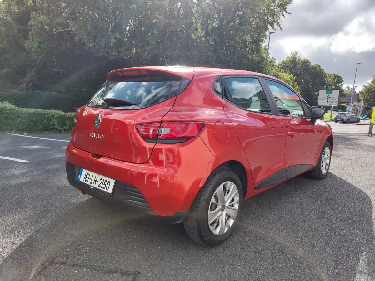 Renault Clio Hatchback, Petrol, 2016, Red