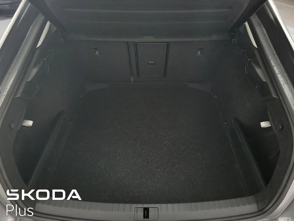 Skoda Octavia Saloon, Petrol, 2023, Grey