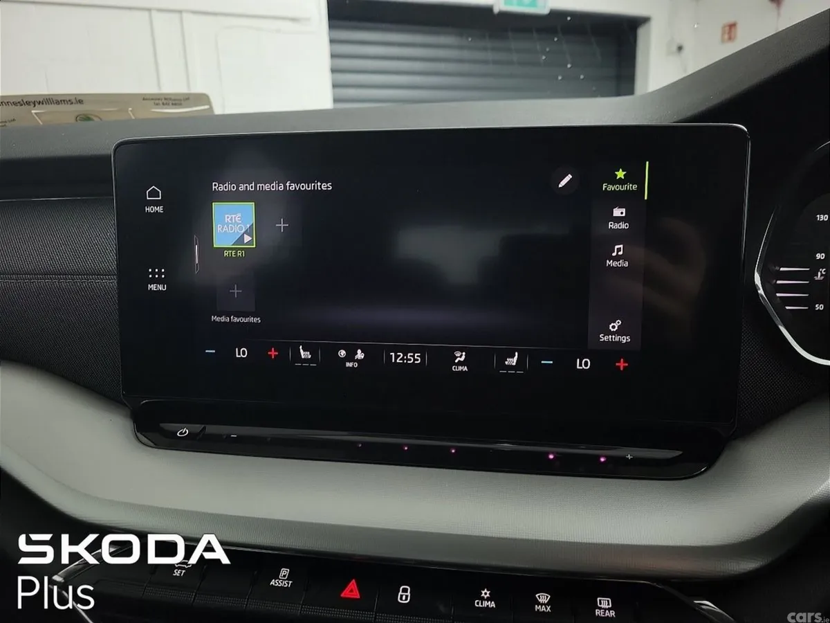 Skoda Octavia Saloon, Petrol, 2023, Grey