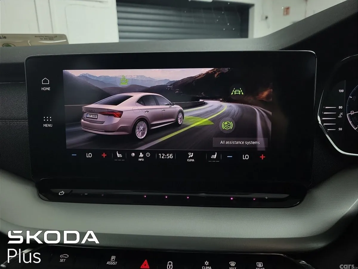 Skoda Octavia Saloon, Petrol, 2023, Grey