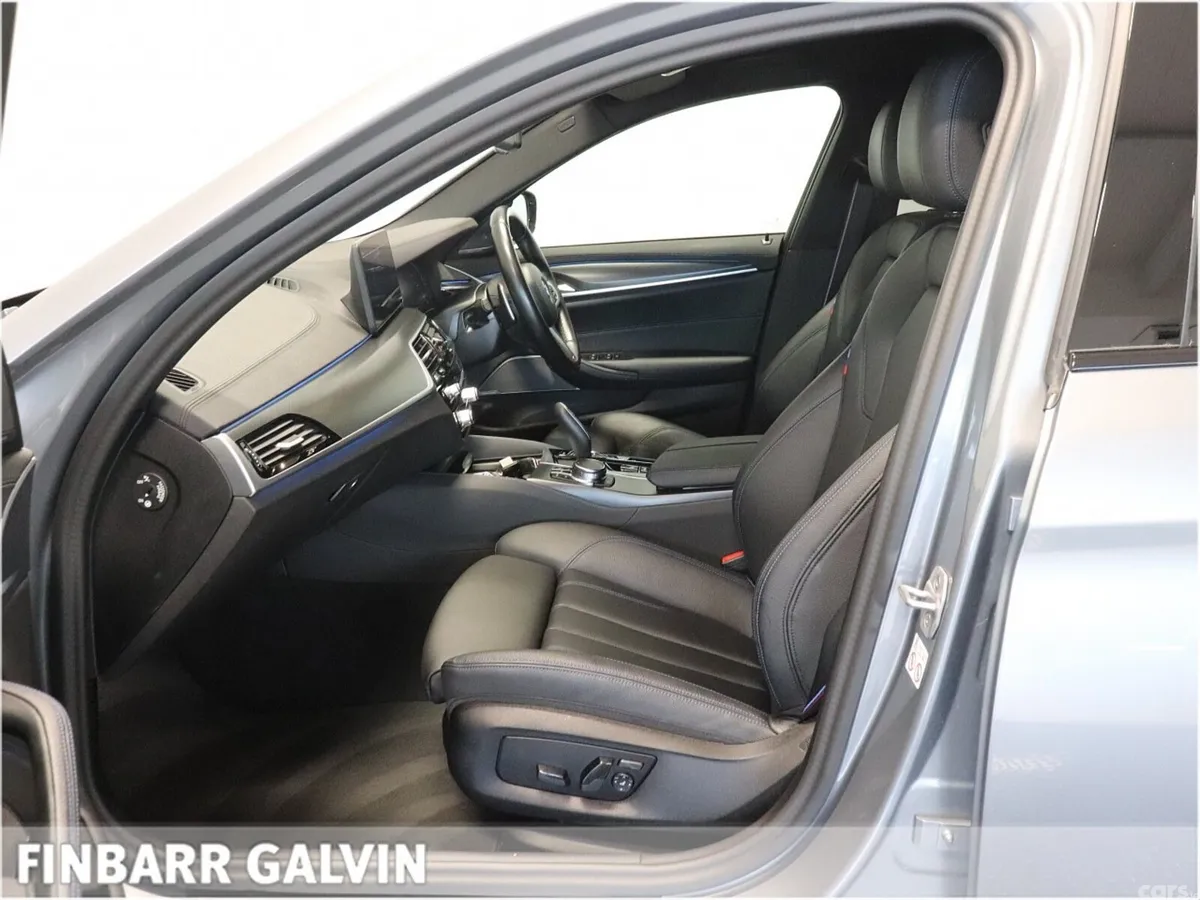 BMW 5-Series Estate, Petrol Plug-in Hybrid, 2023, Grey
