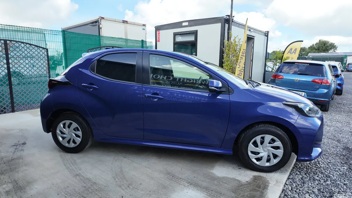 Toyota Yaris Hatchback, Petrol, 2022, Blue