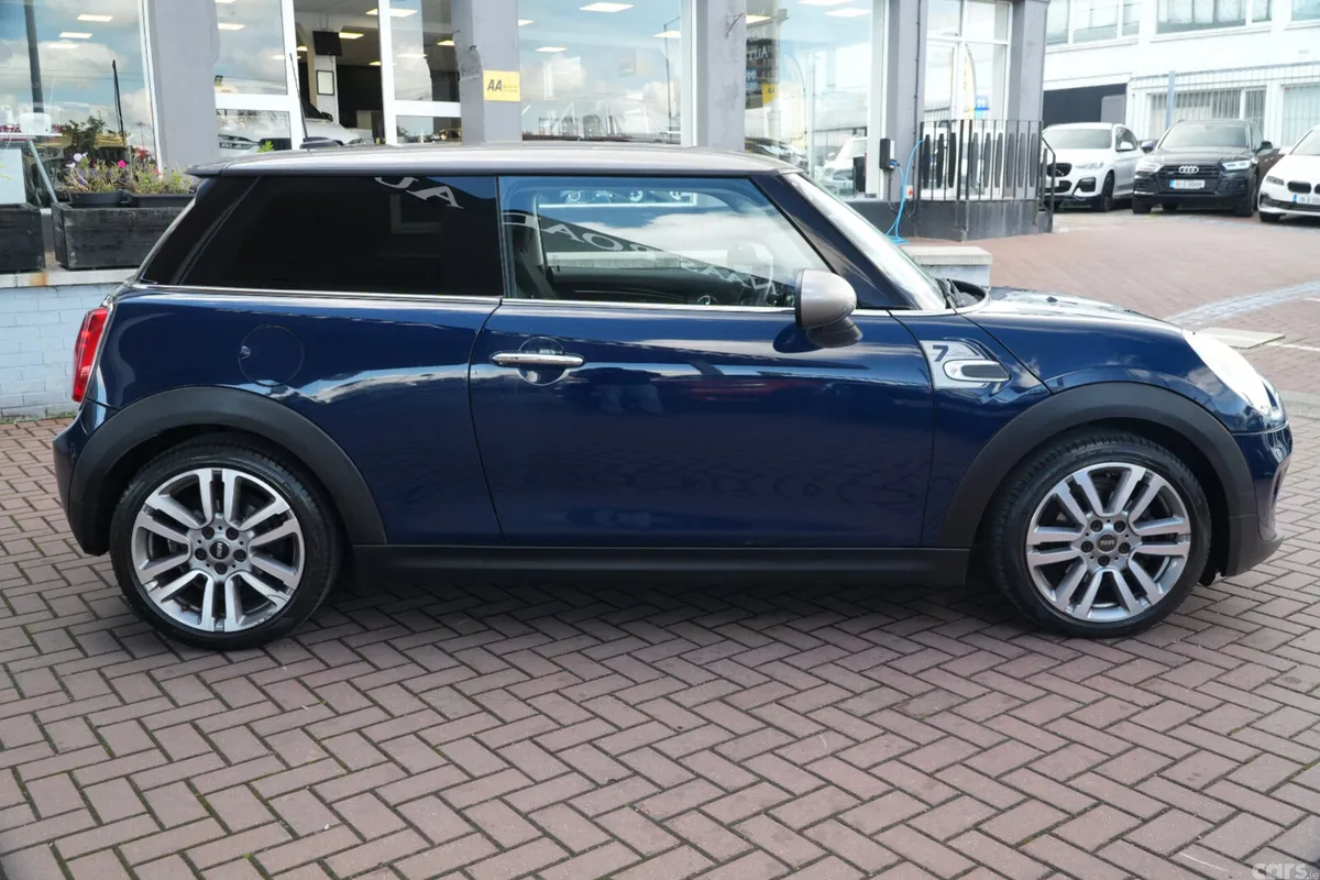 Mini Cooper Hatchback, Diesel, 2018, Blue
