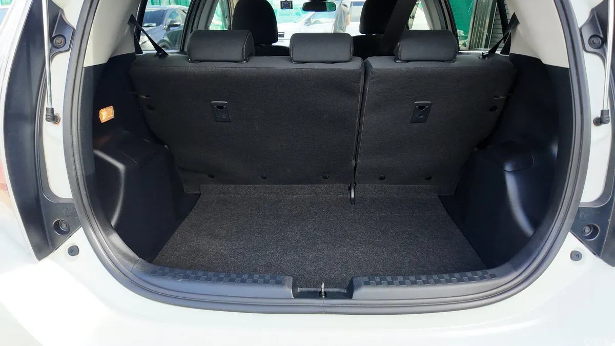 Toyota Aqua Hatchback, Petrol Hybrid, 2020, White