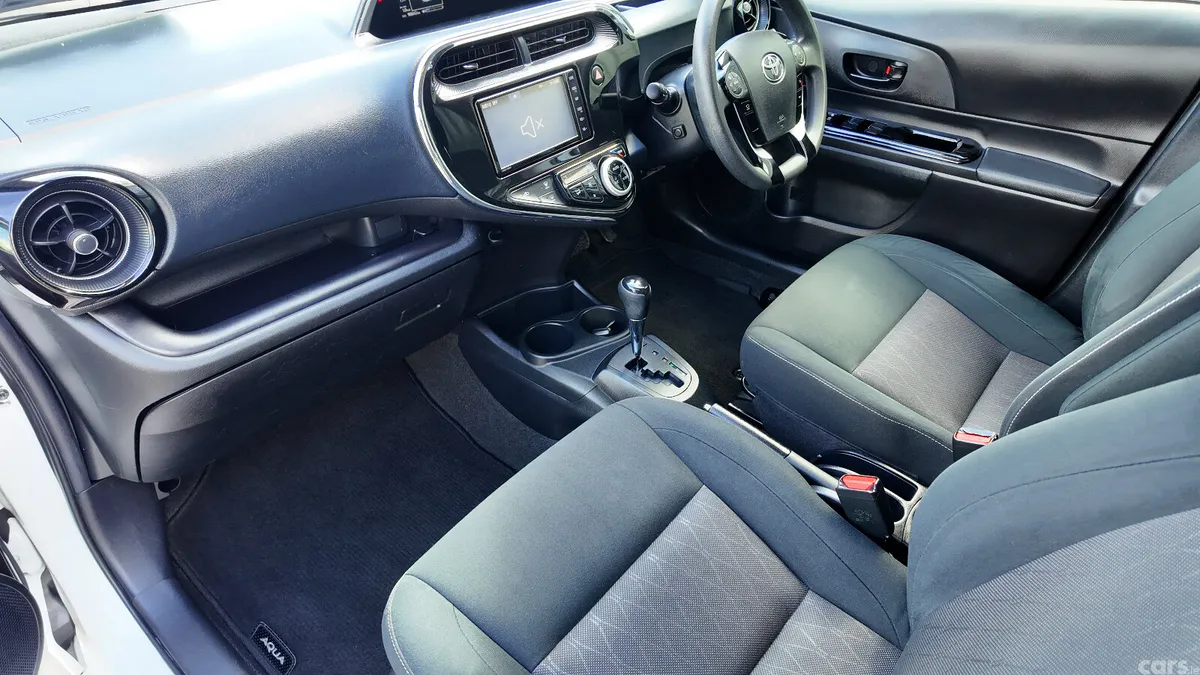 Toyota Aqua Hatchback, Petrol Hybrid, 2020, White
