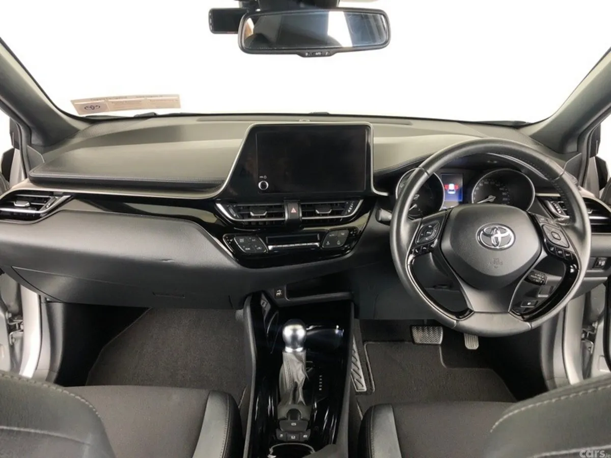 Toyota C-HR SUV, Petrol Hybrid, 2023, Silver