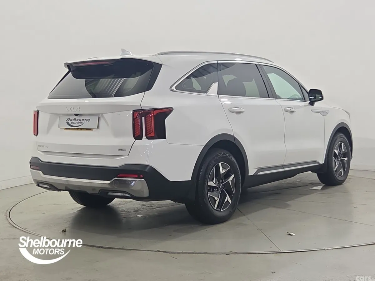 Kia Sorento SUV, Petrol Hybrid, 2025, White