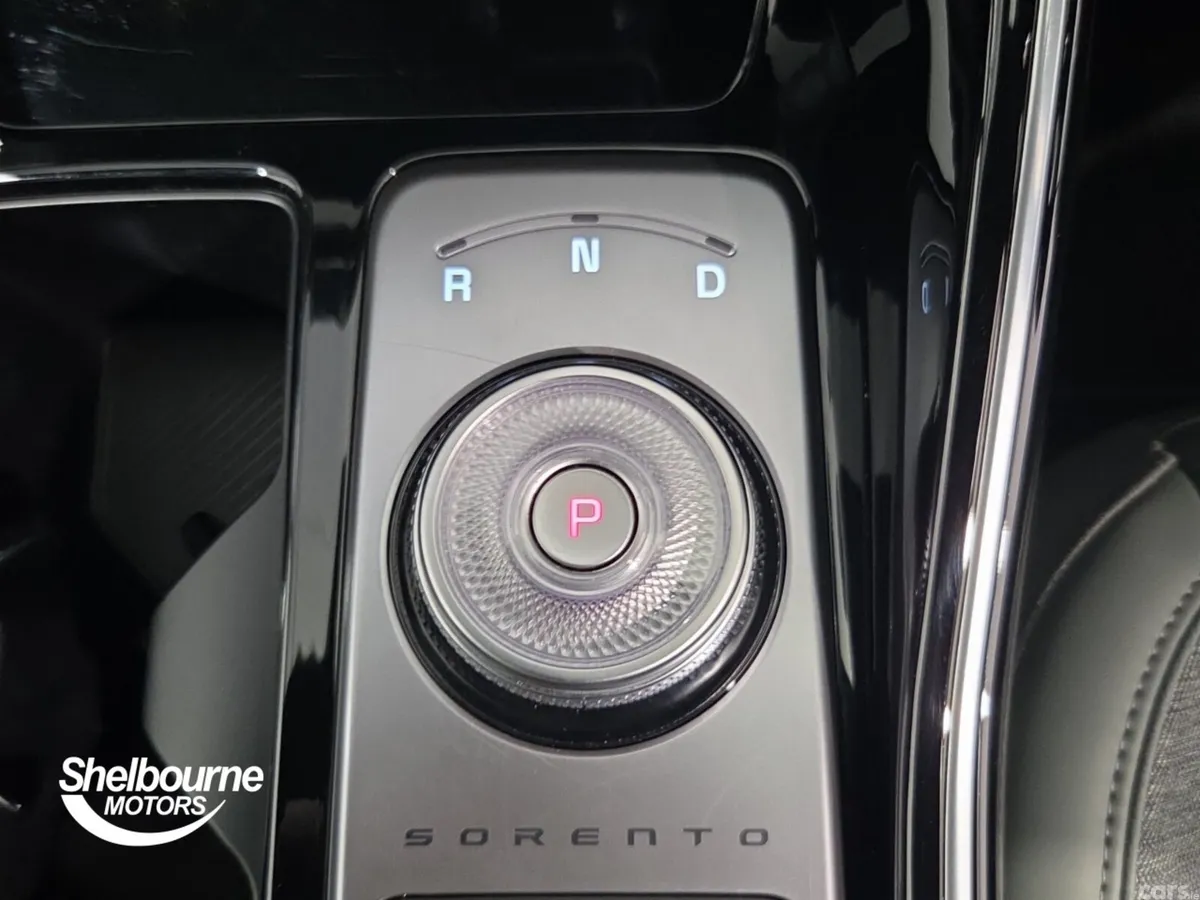 Kia Sorento SUV, Petrol Hybrid, 2025, White