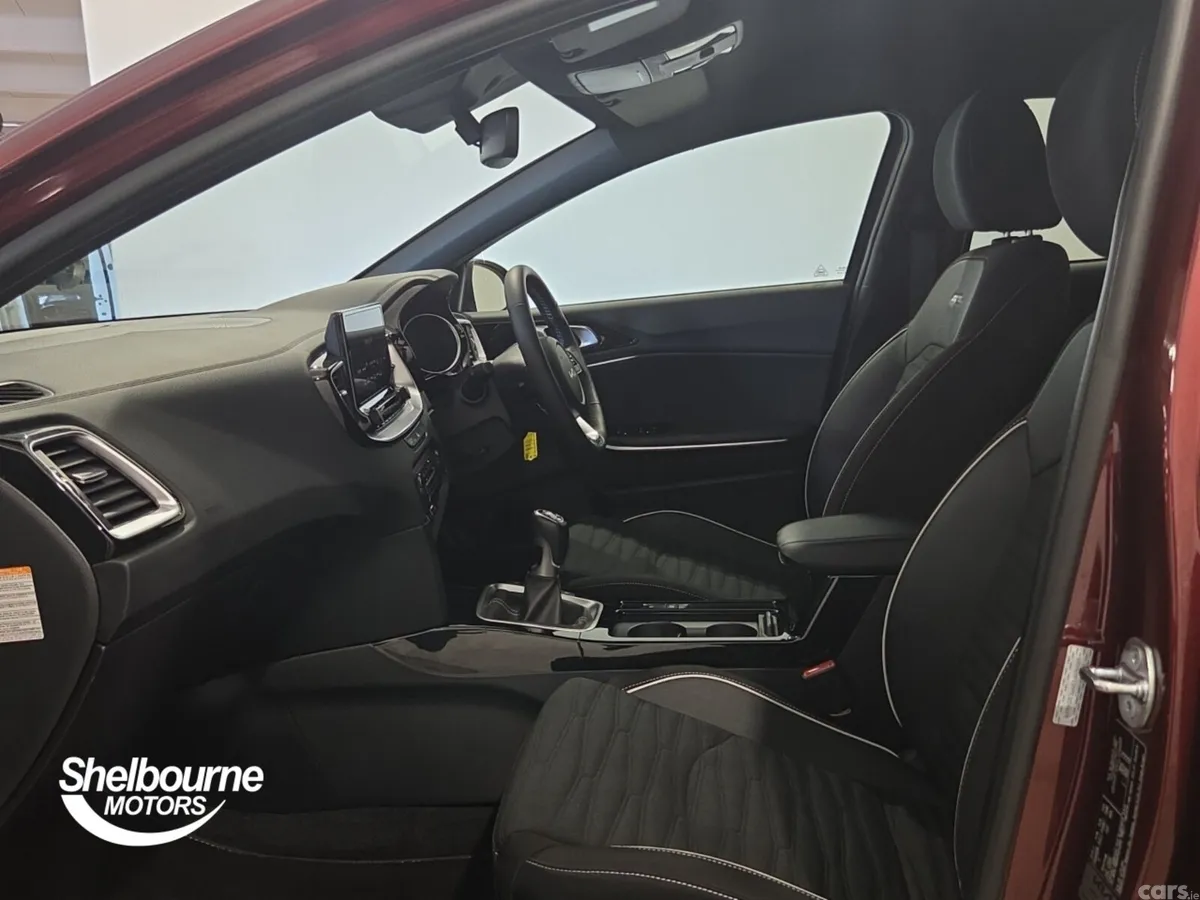 Kia XCeed Hatchback, Petrol, 2026, Red