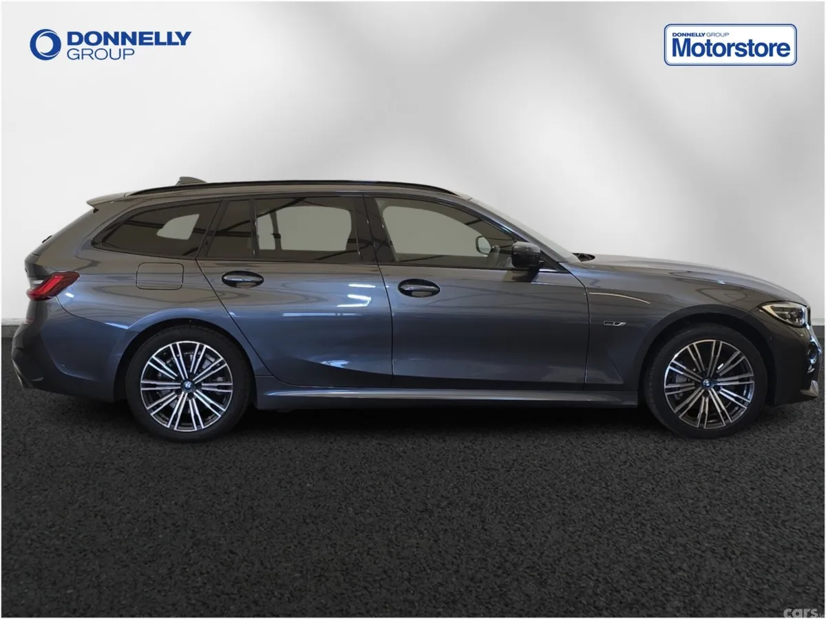 BMW 3-Series Estate, Petrol Hybrid, 2022, Grey
