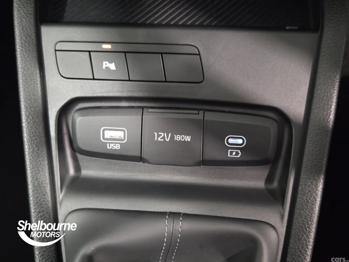 Kia Stonic Estate, Petrol, 2026, Green