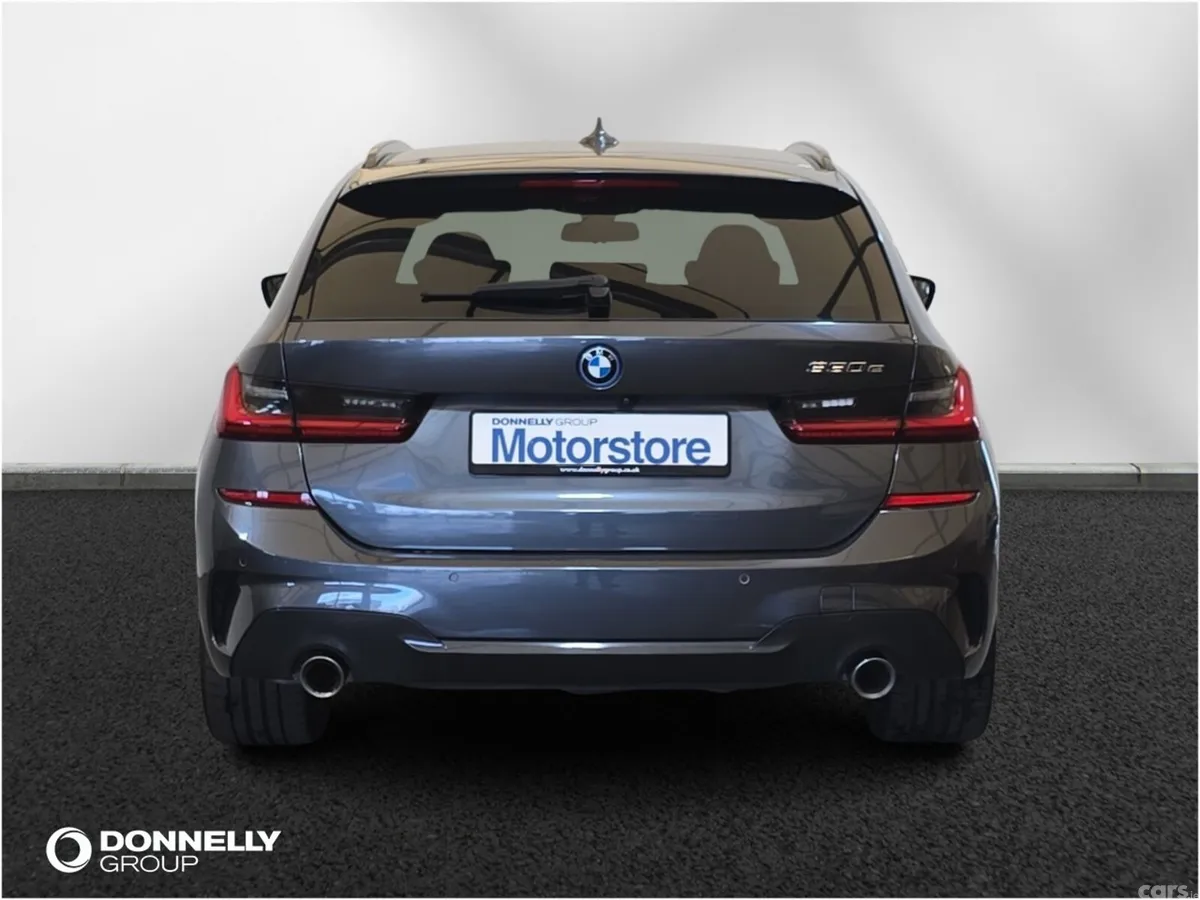 BMW 3-Series Estate, Petrol Hybrid, 2022, Grey