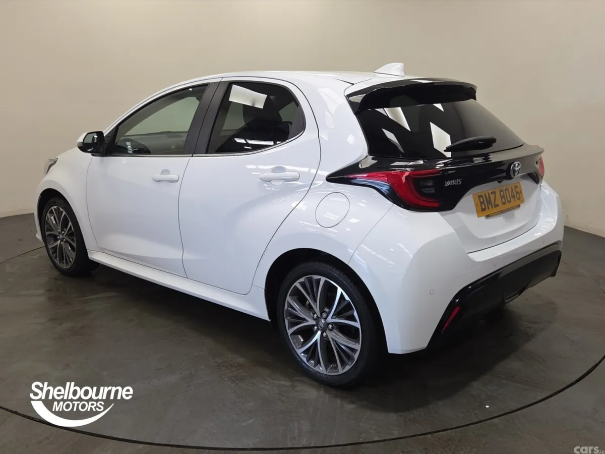Toyota Yaris Hatchback, Petrol Hybrid, 2023, White