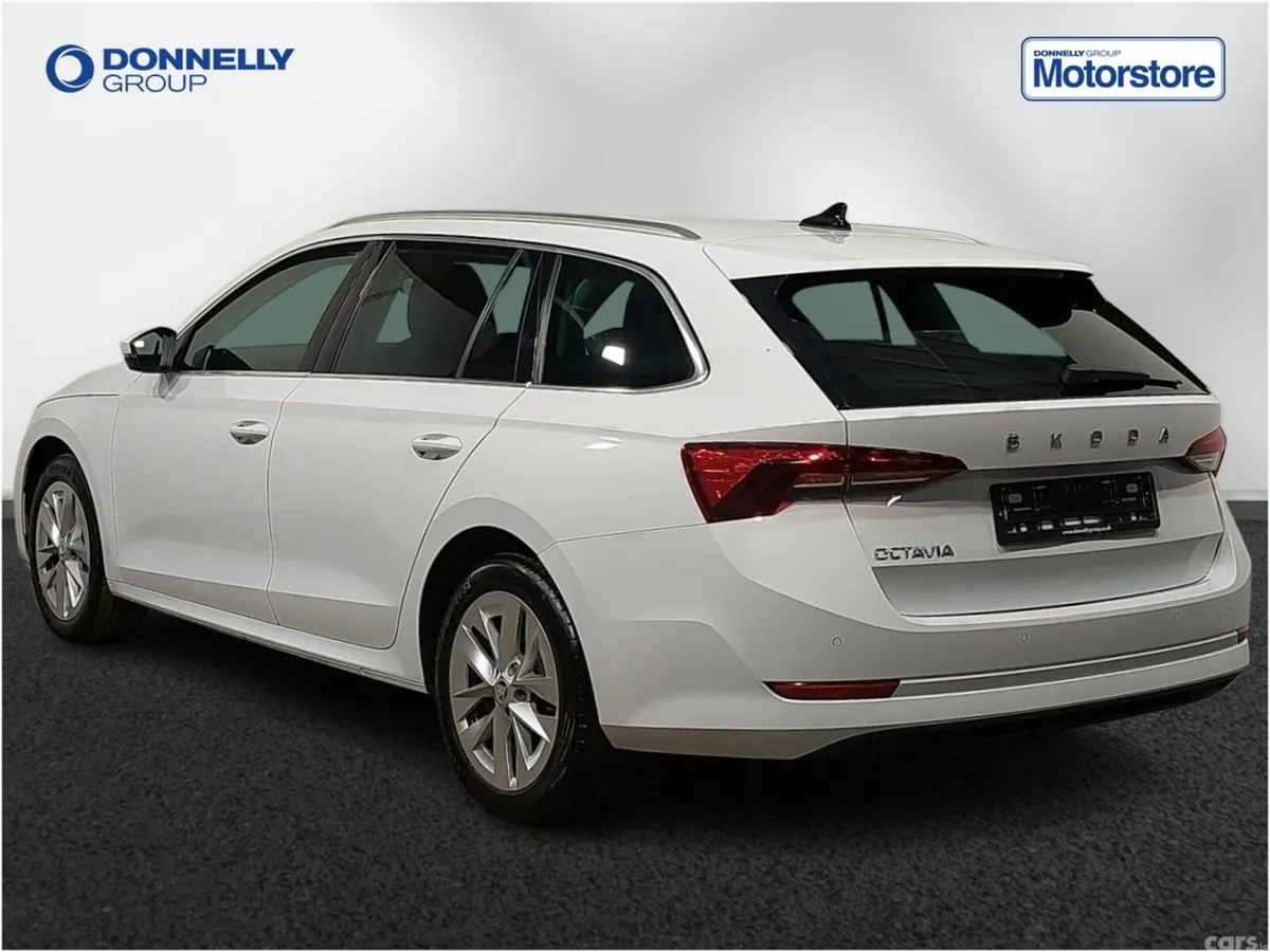 Skoda Octavia Estate, Diesel, 2023, White