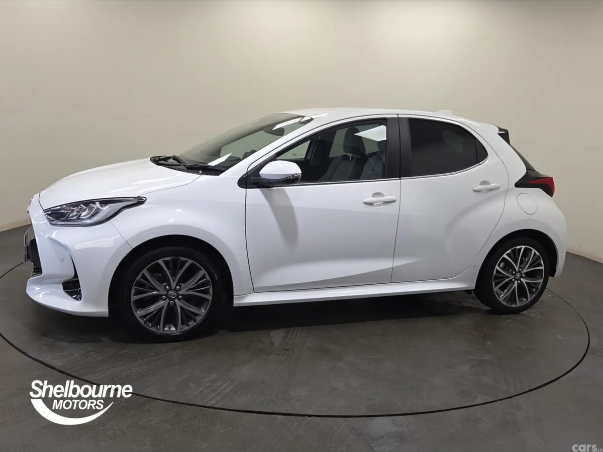 Toyota Yaris Hatchback, Petrol Hybrid, 2023, White