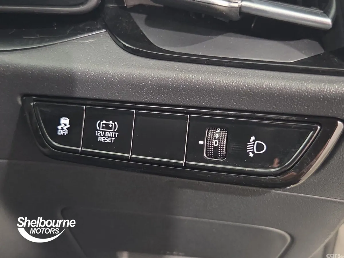 Kia Niro Estate, Petrol Hybrid, 2025, Grey