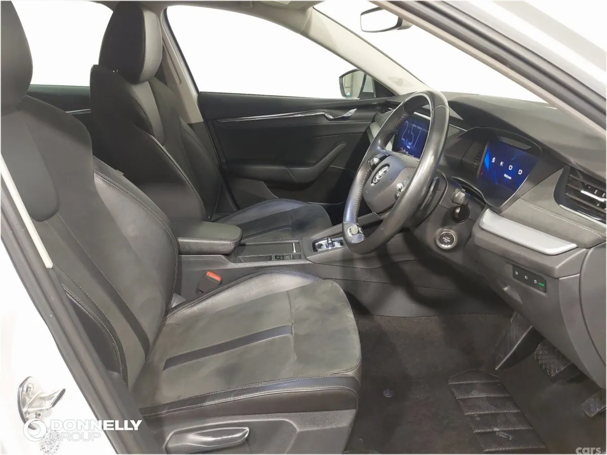 Skoda Octavia Estate, Diesel, 2023, White