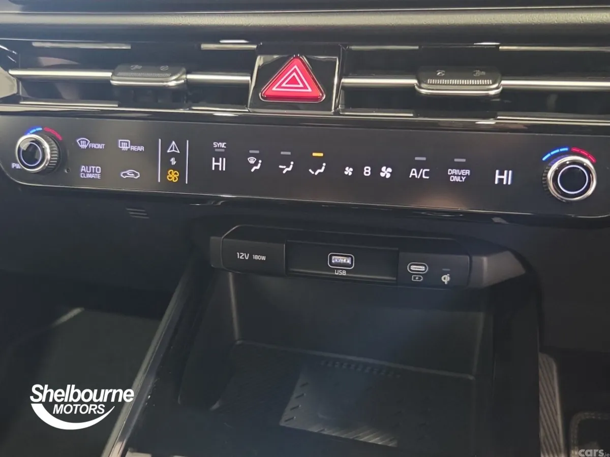 Kia Niro Estate, Petrol Hybrid, 2026, Red