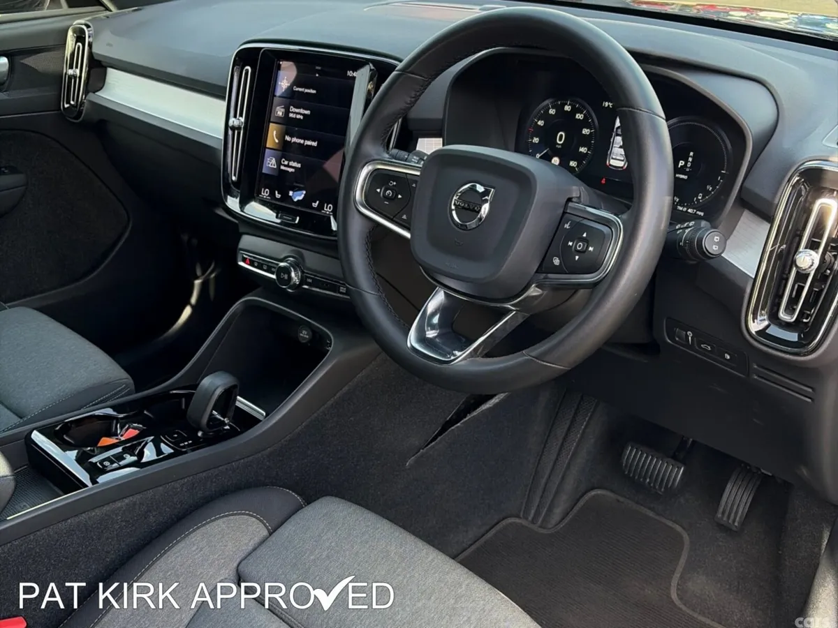 Volvo XC40 SUV, Petrol Hybrid, 2023, Black