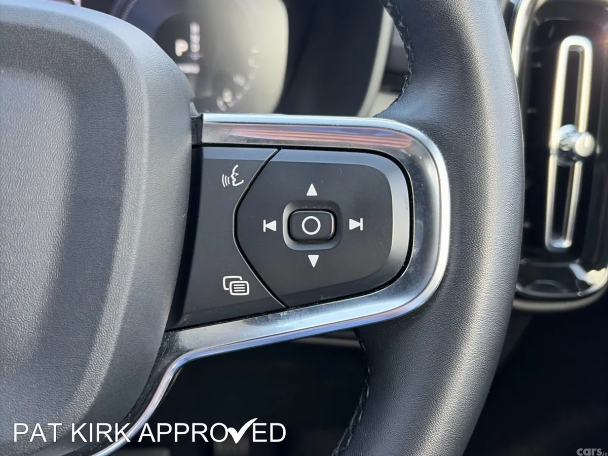 Volvo XC40 SUV, Petrol Hybrid, 2023, Black