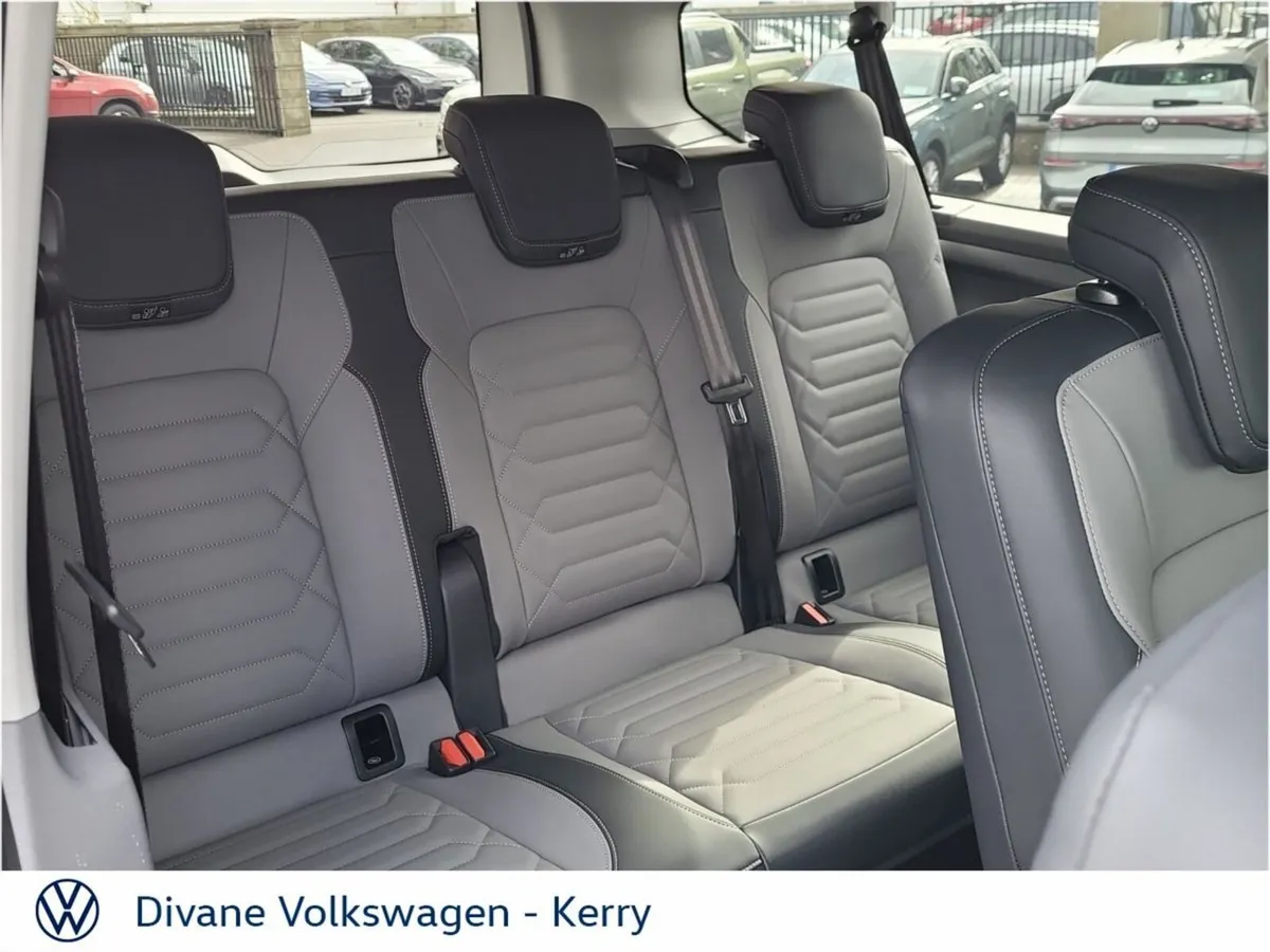 Volkswagen Caravelle MPV, Petrol Plug-in Hybrid, 2027, Grey