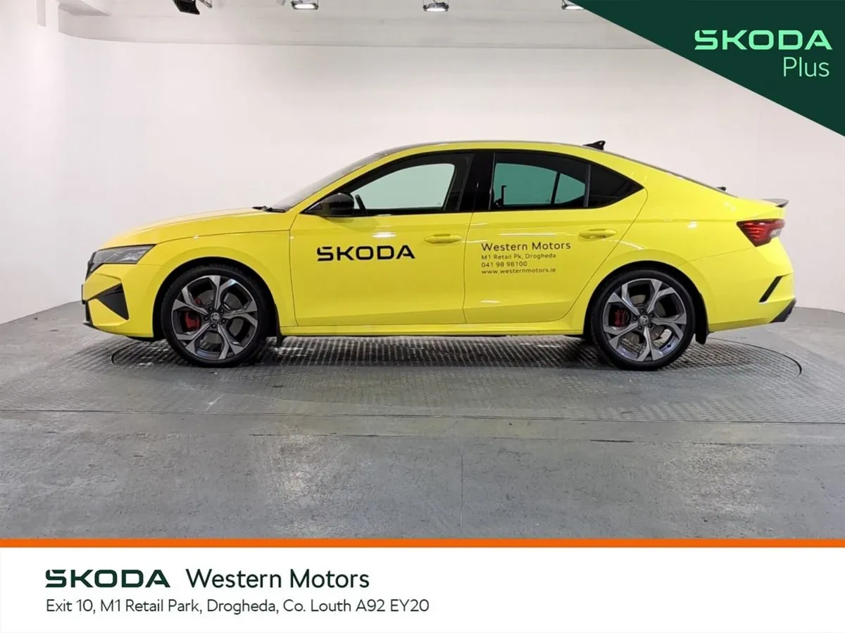Skoda Octavia Saloon, Petrol, 2026, Yellow
