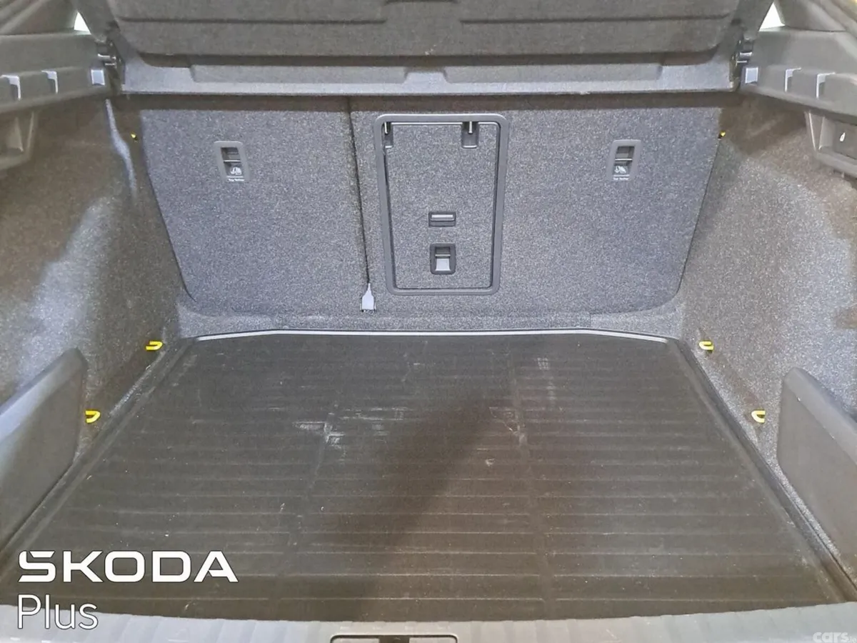 Skoda Octavia Saloon, Petrol, 2026, Yellow