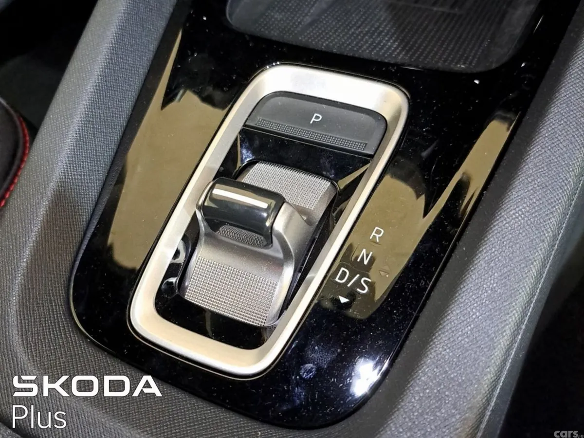 Skoda Octavia Saloon, Petrol, 2026, Yellow