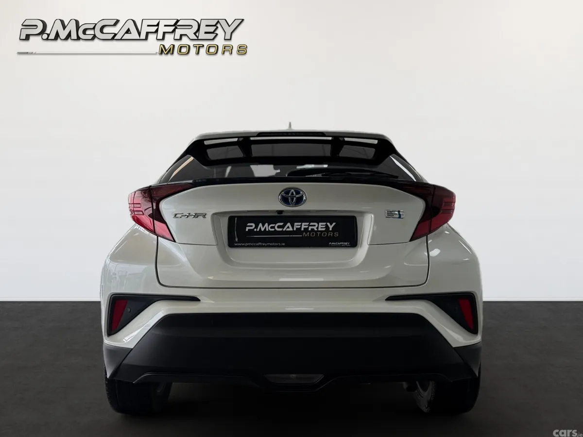 Toyota C-HR SUV, Petrol Hybrid, 2020, White