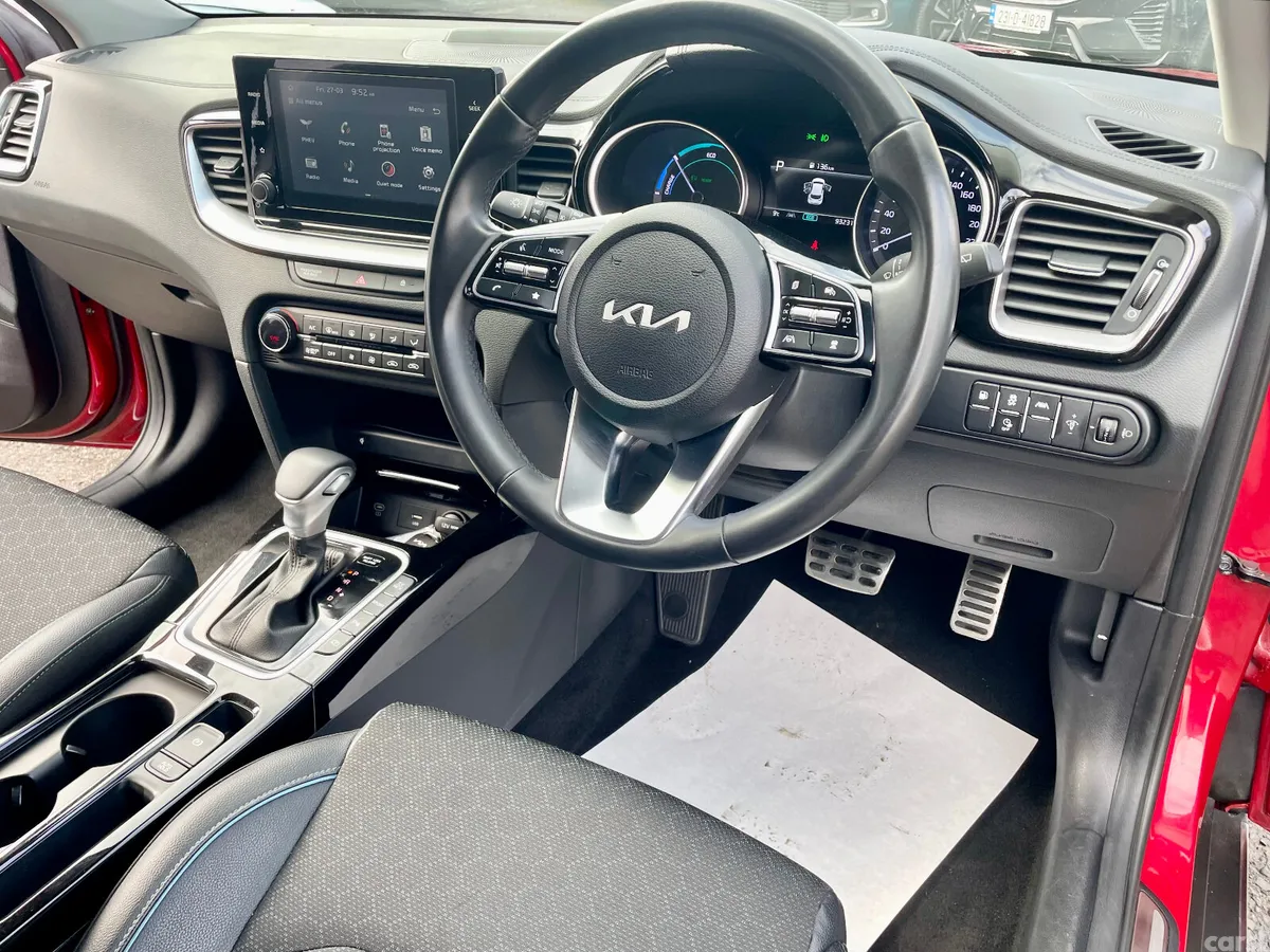 Kia XCeed Hatchback, Petrol Plug-in Hybrid, 2023, Red