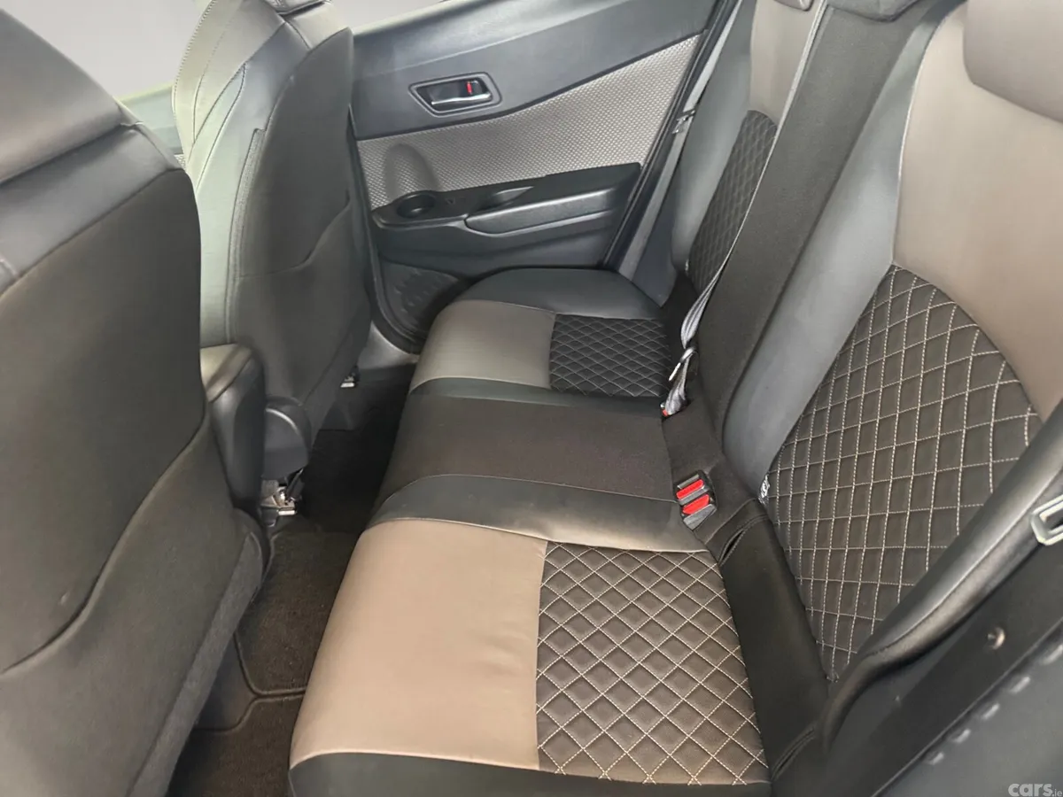 Toyota C-HR SUV, Petrol Hybrid, 2020, White