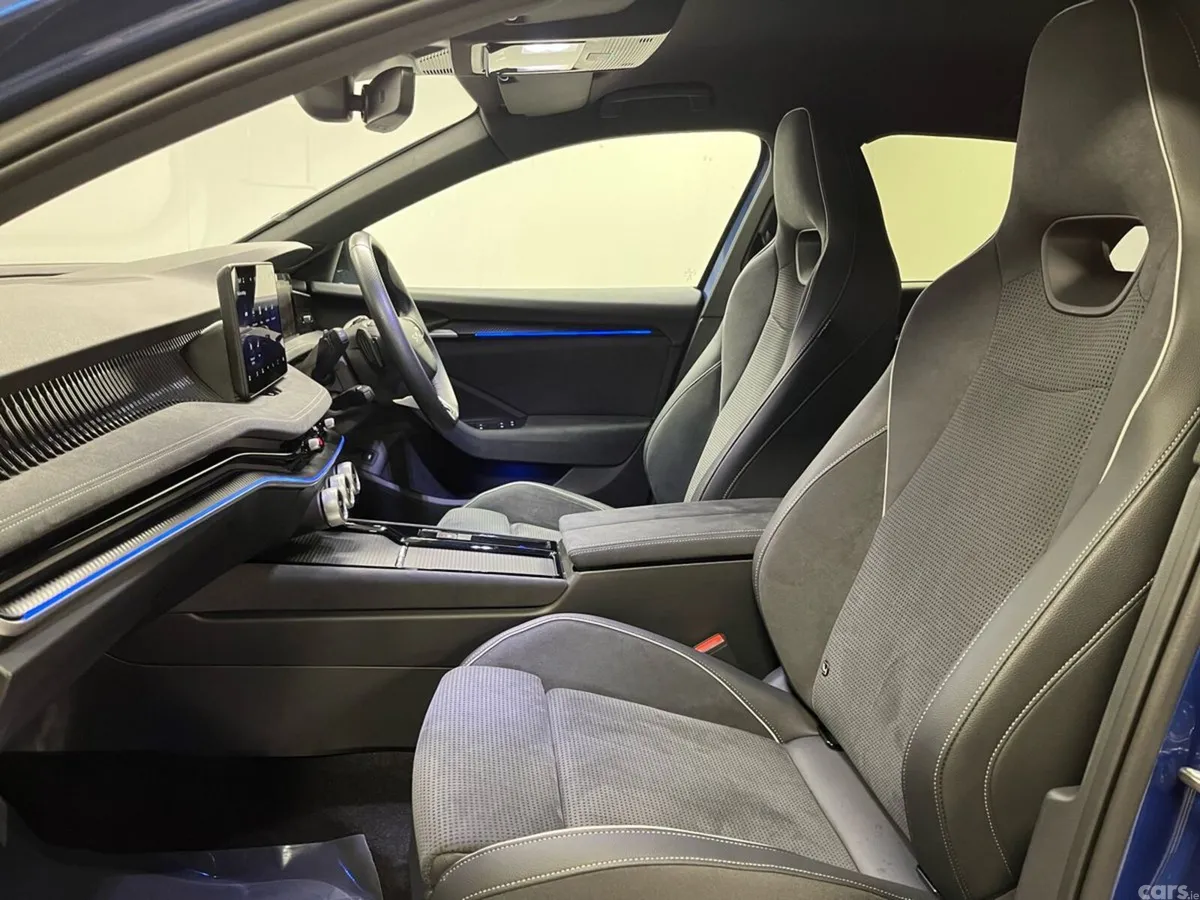 Skoda Superb Saloon, Diesel, 2026, Blue