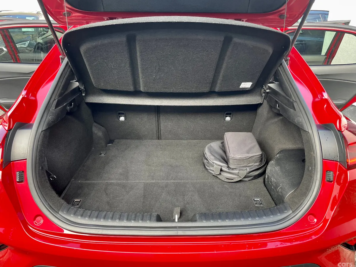 Kia XCeed Hatchback, Petrol Plug-in Hybrid, 2023, Red