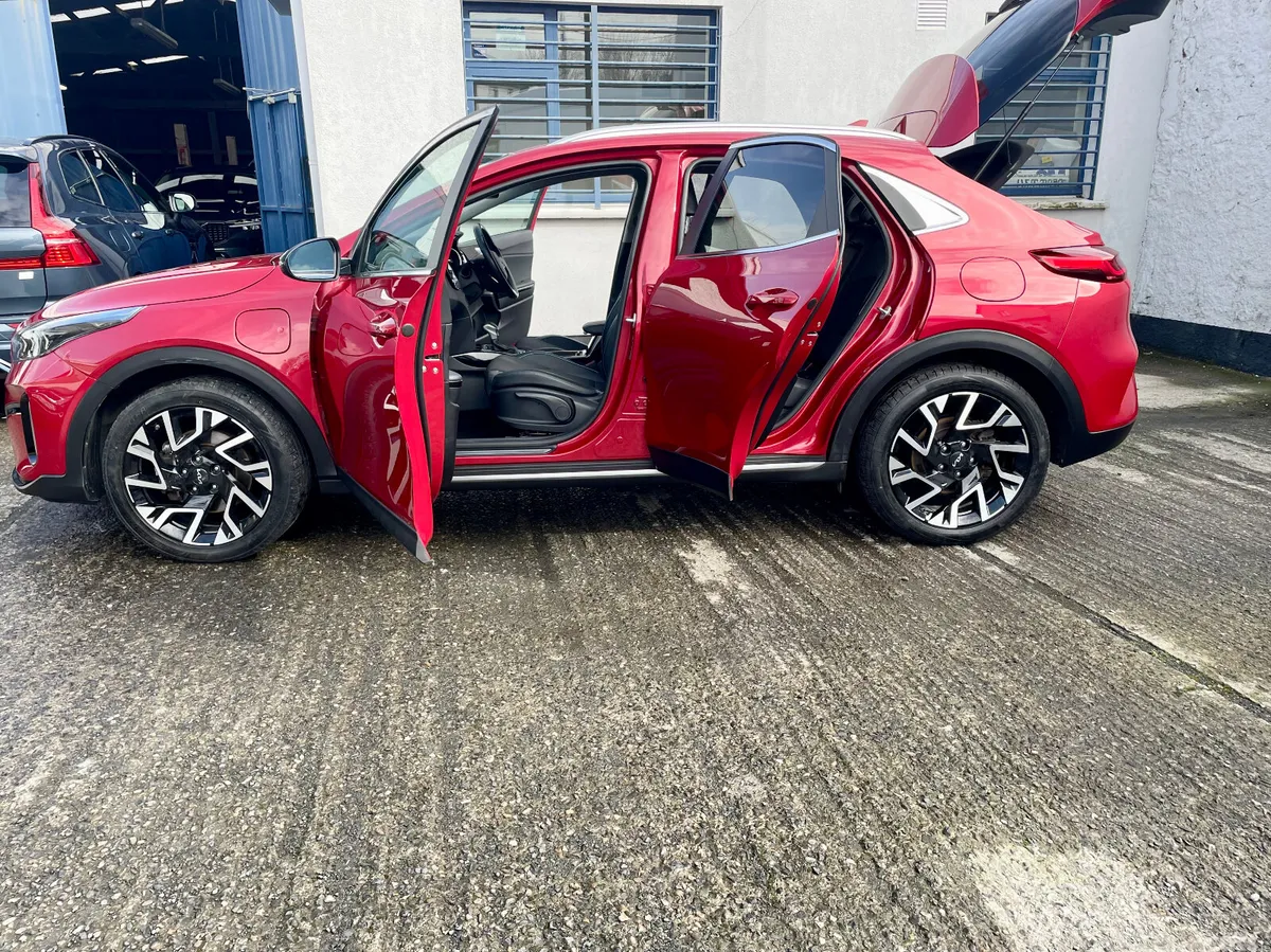 Kia XCeed Hatchback, Petrol Plug-in Hybrid, 2023, Red