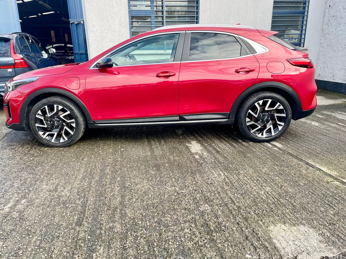 Kia XCeed Hatchback, Petrol Plug-in Hybrid, 2023, Red