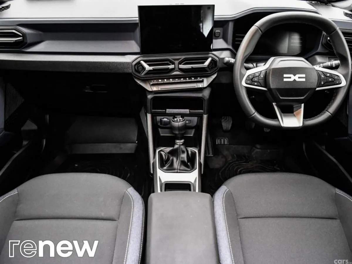 Dacia Duster SUV, Petrol Hybrid, 2026, Brown