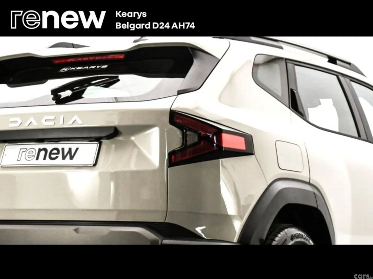 Dacia Duster SUV, Petrol Hybrid, 2026, Brown