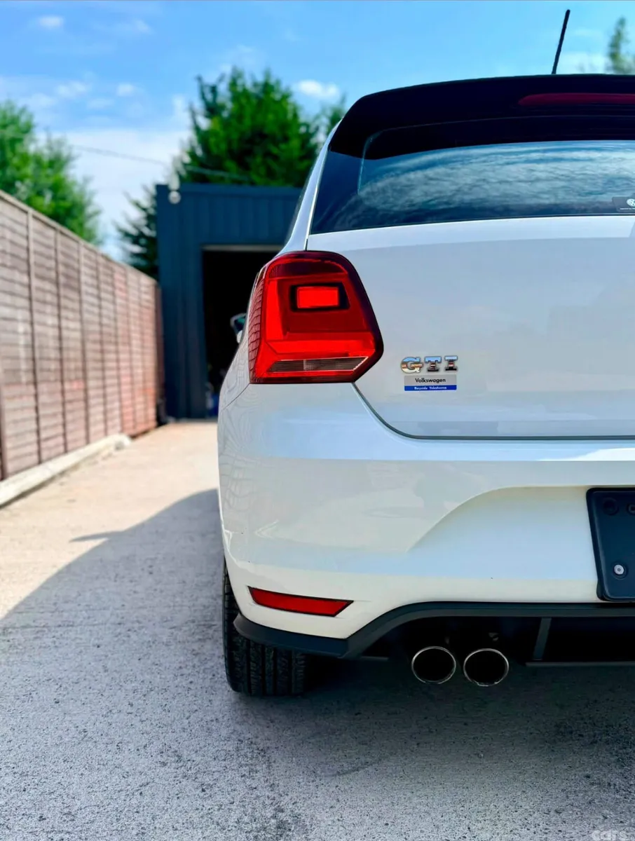 Volkswagen Polo Hatchback, Petrol, 2015, White