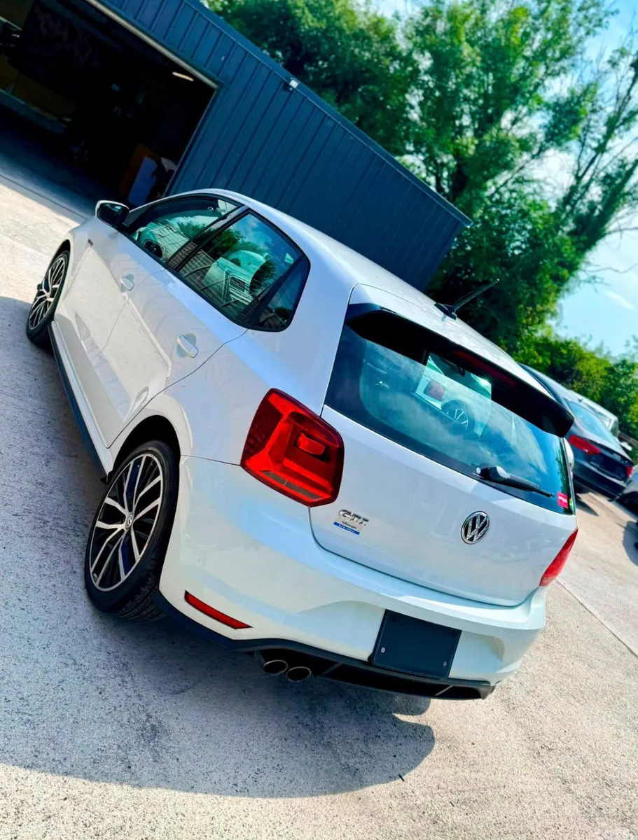 Volkswagen Polo Hatchback, Petrol, 2015, White