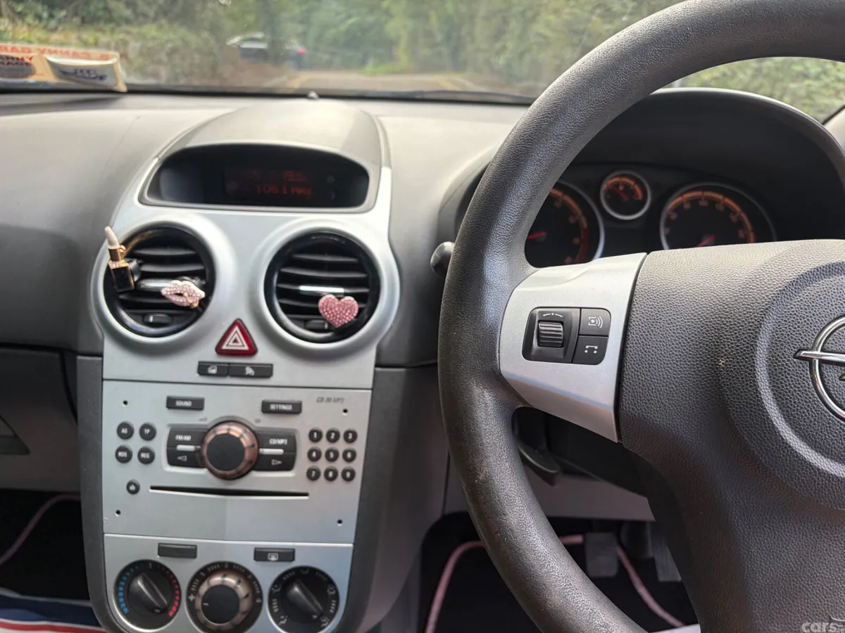 Opel Corsa Hatchback, Petrol, 2011, Silver