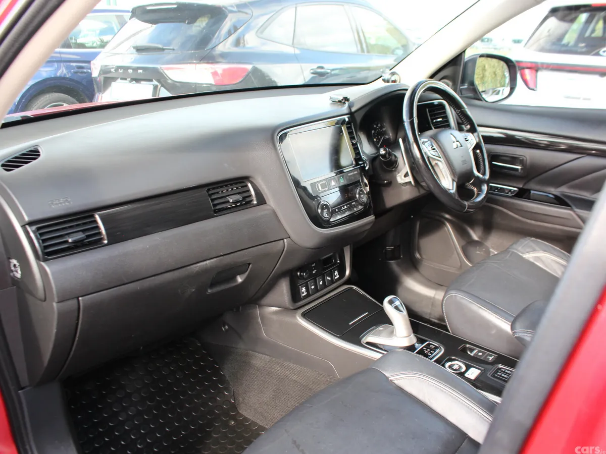 Mitsubishi Outlander SUV, Petrol Plug-in Hybrid, 2018, Red